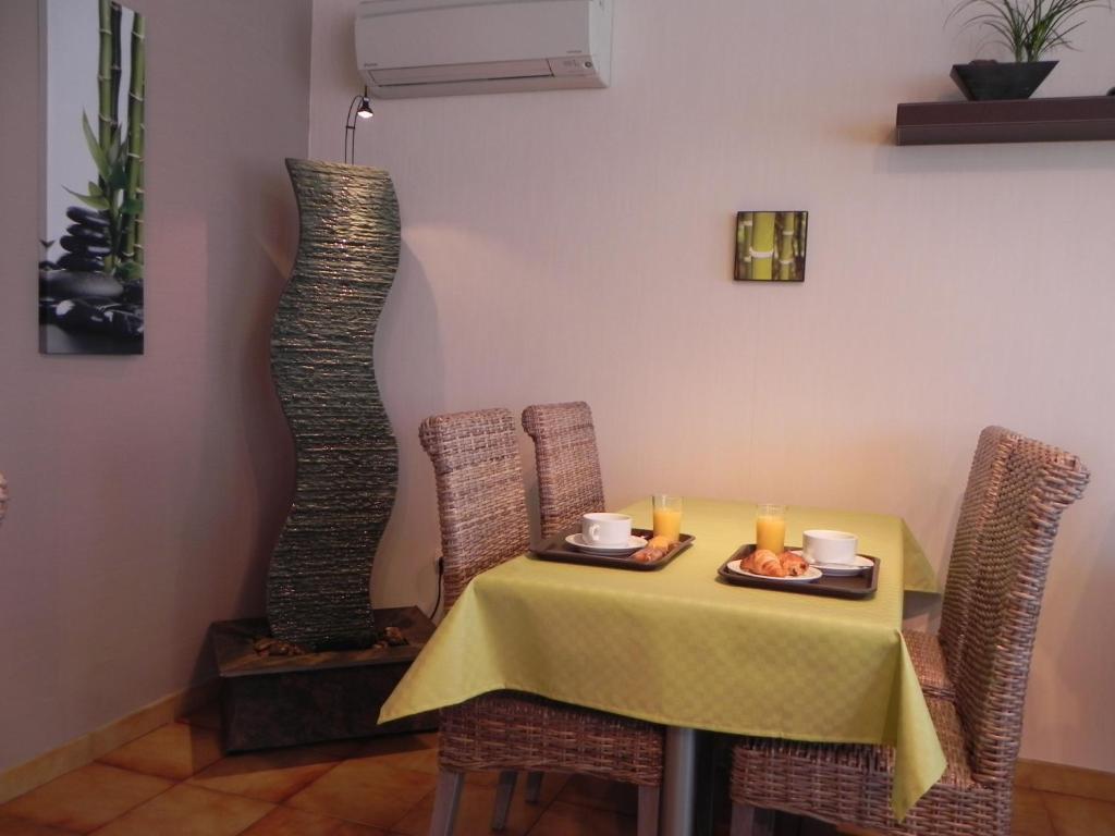 Hotel Les Pins Уртен Екстер'єр фото